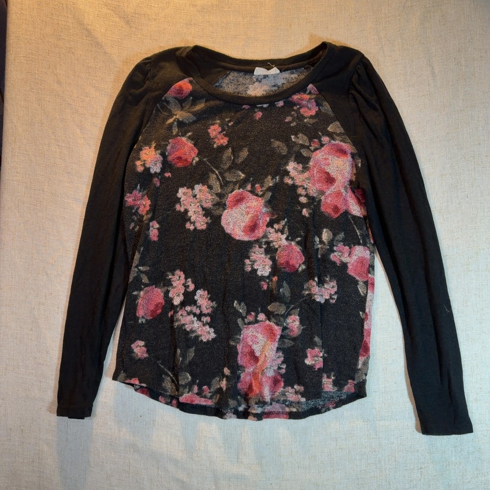 Maurices 24/7 Long Sleeve Raglan Top Black Floral Rose Print Women's Size Large